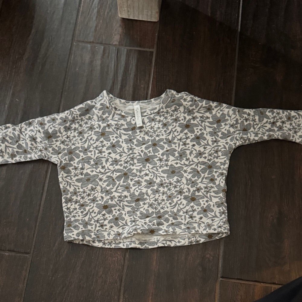 Rylee + Cru Gray Floral Long Sleeve Tee